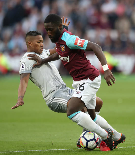 议的背后 议的背后